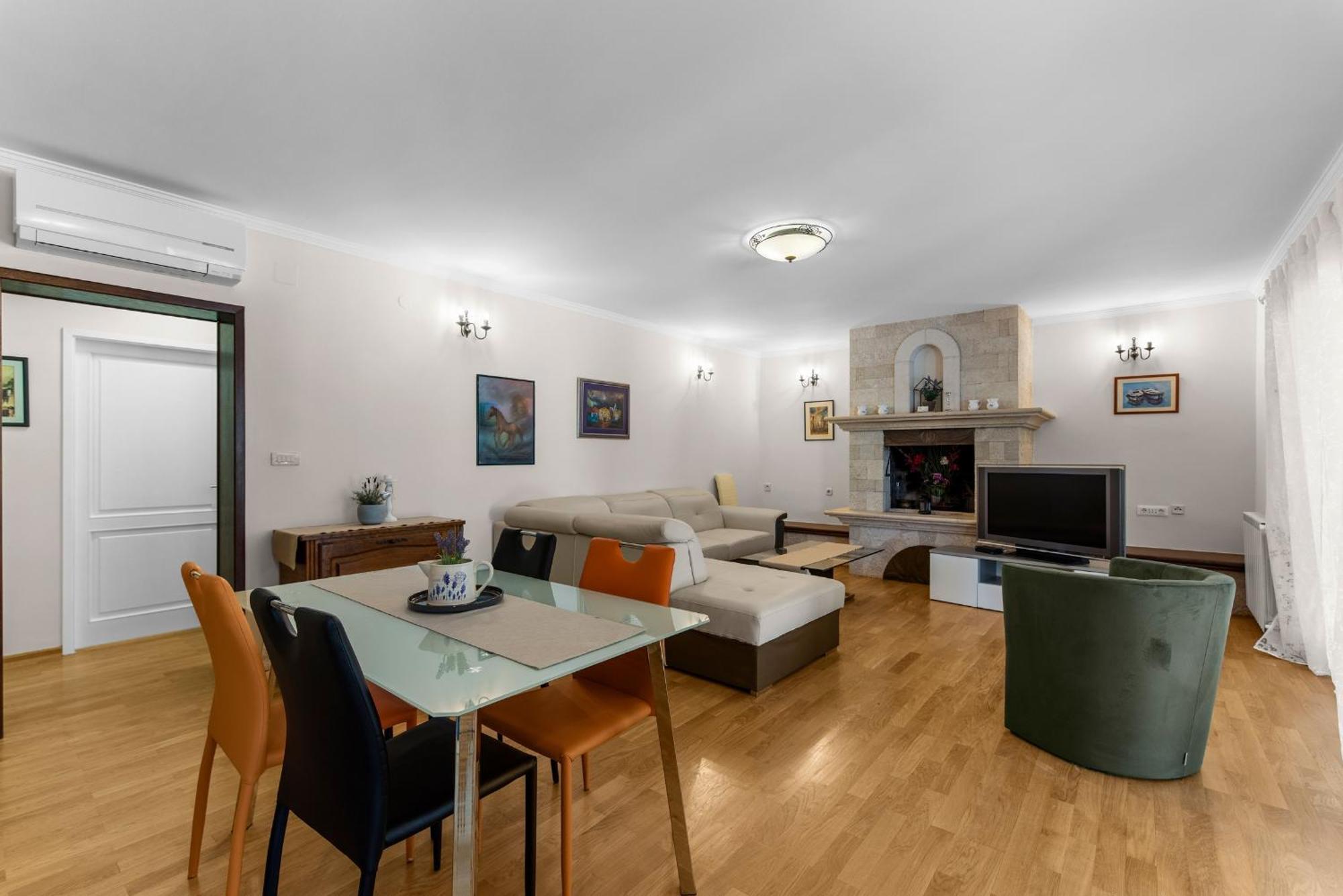 Villa Hope - Apartments With Shared Pool Poreč Rum bild