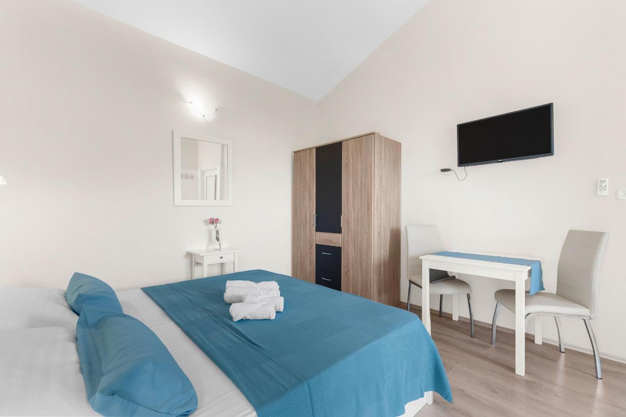Villa Hope - Apartments With Shared Pool Poreč Rum bild