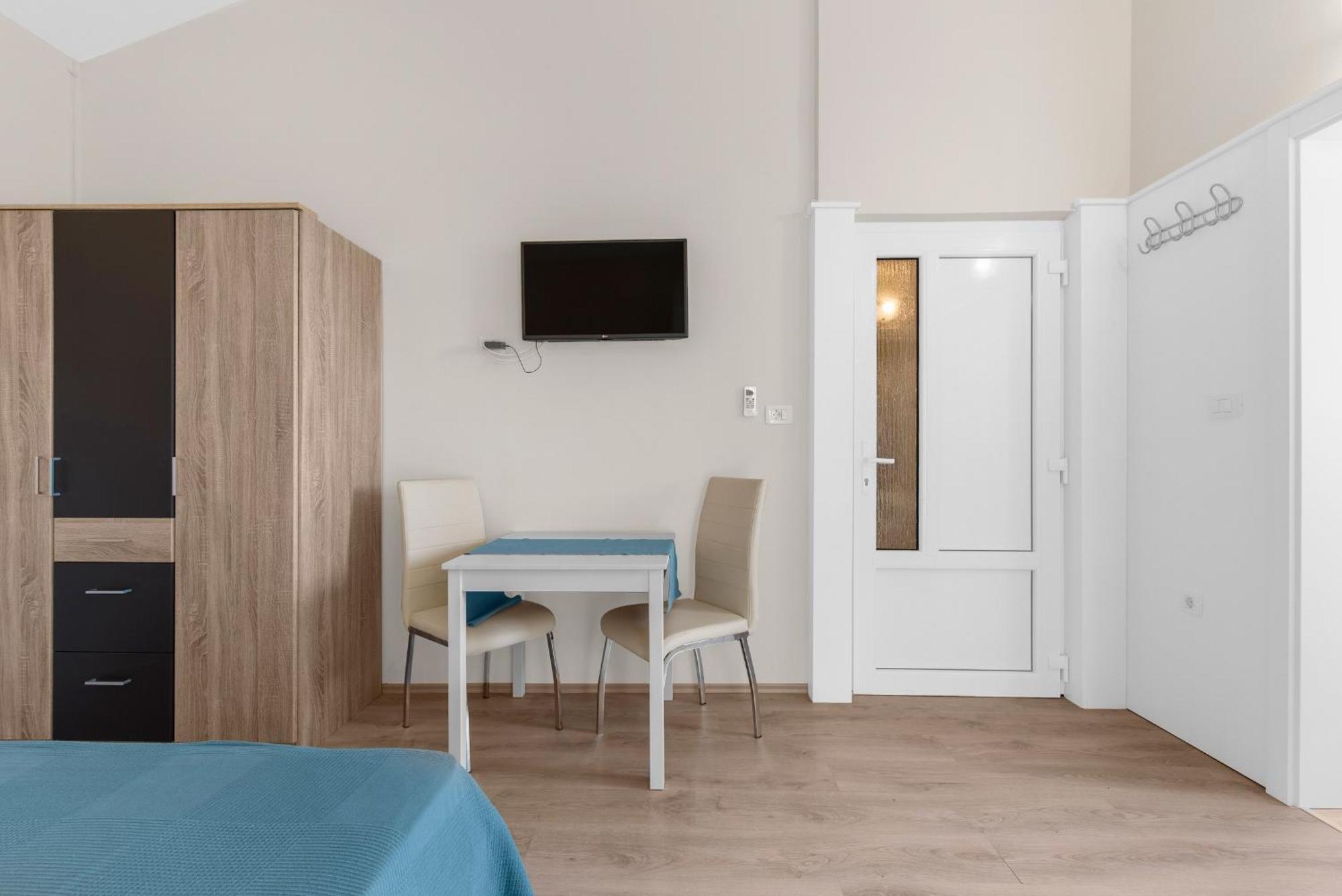 Villa Hope - Apartments With Shared Pool Poreč Rum bild