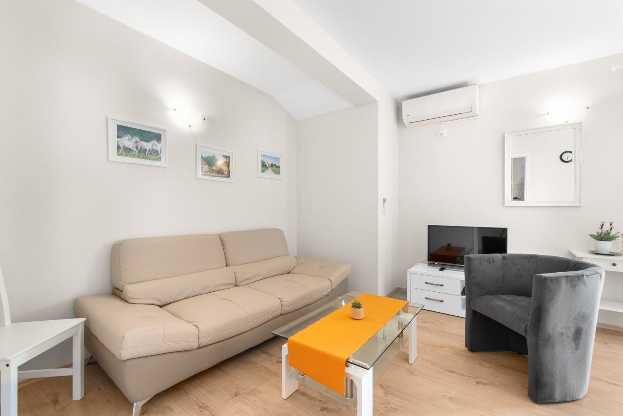Villa Hope - Apartments With Shared Pool Poreč Rum bild