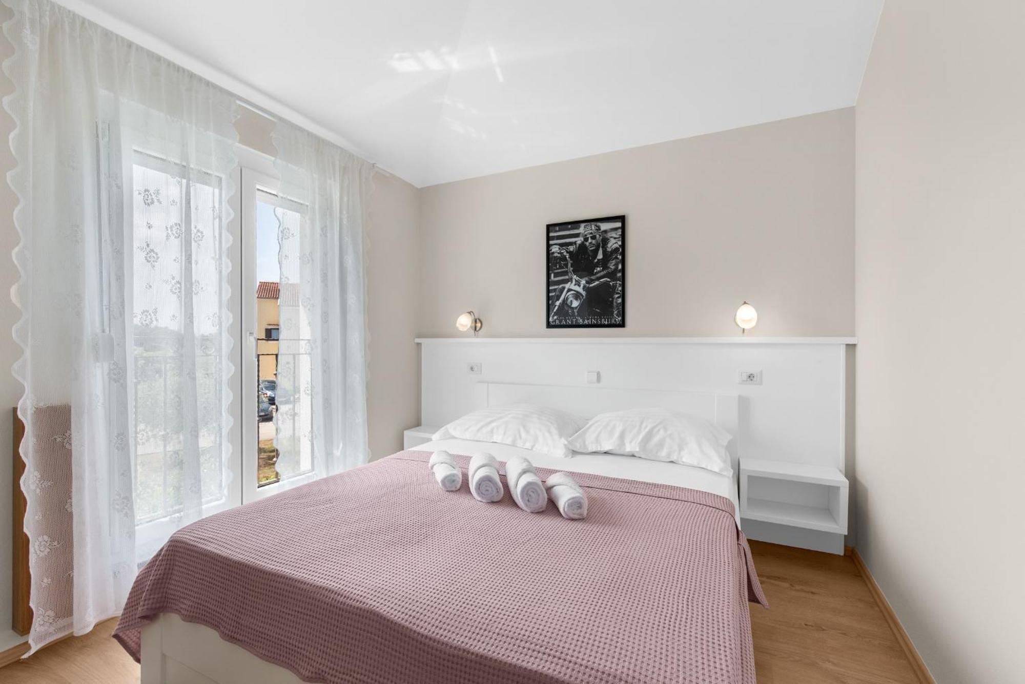 Villa Hope - Apartments With Shared Pool Poreč Rum bild