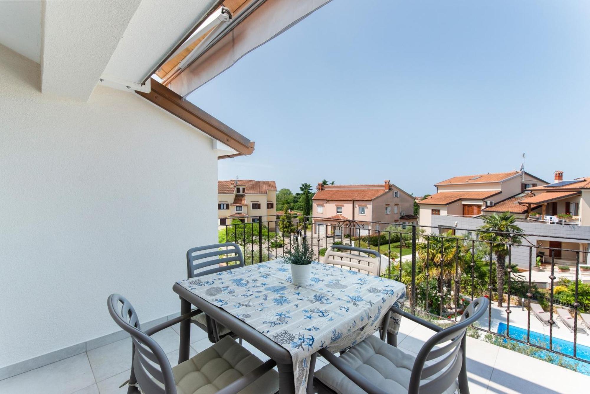 Villa Hope - Apartments With Shared Pool Poreč Rum bild